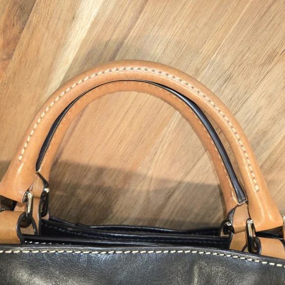 Dooney & Bourke Black Leather Shoulder Bag Preloved In Great Condition - Picture 6 of 11